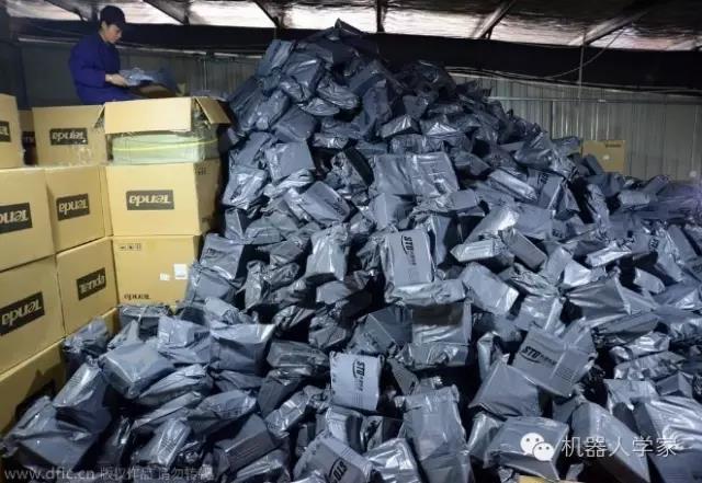 5-10年內(nèi)智能工業(yè)機器人將幫助中國直面人口危機
